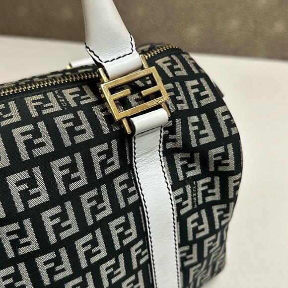 🔥🔥🔥Authentic Fendi Zucca Leather Trim Boston Satchel Handbag - Picture 6 of 16